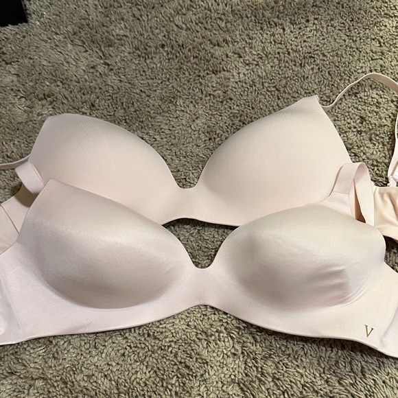 Victoria's Secret Other - Victoria's Secret Light Blush Seamless T-Shirt Bras